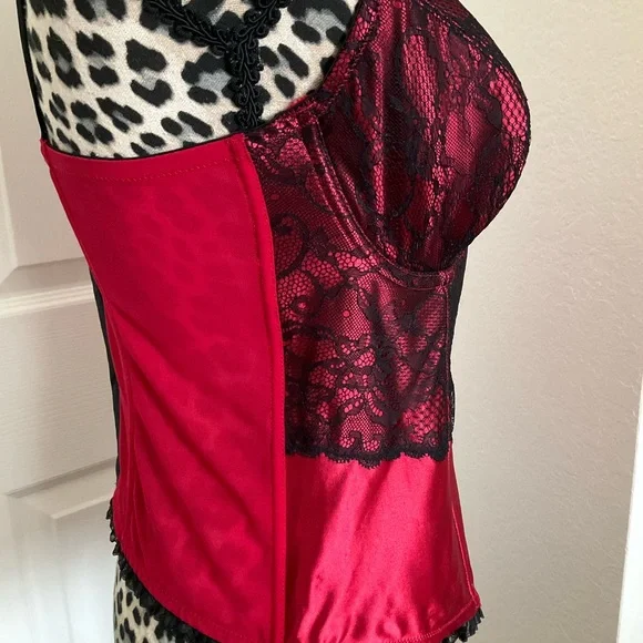 Cacique Red and Black Lace Bra - Picture 3 of 13
